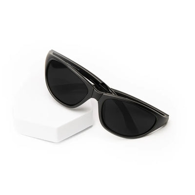 Phantom Fly sport sunglasses, UV400 polarized lens close-up